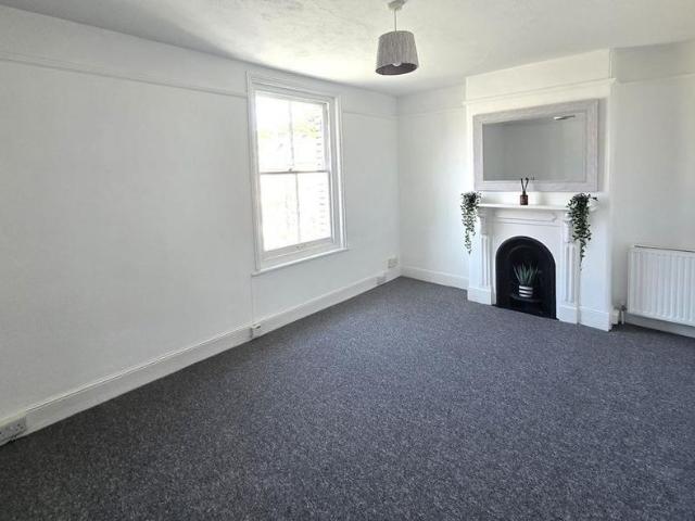 Apartment for rent in Highweek, Bridford