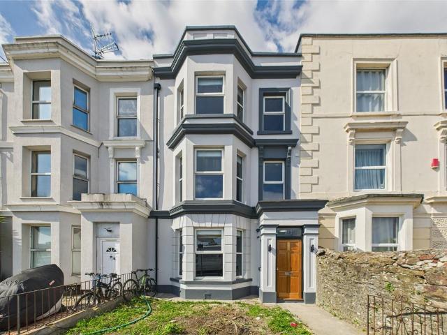 Flat for rent in Mount Wise