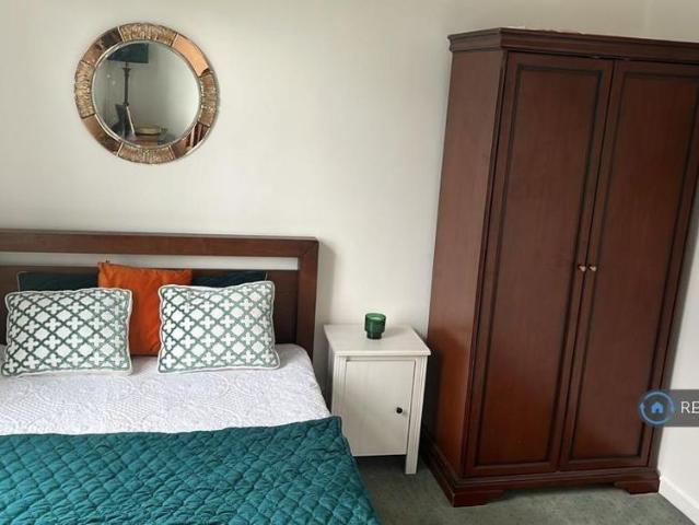 Apartment for rent in Rainsough, Bury