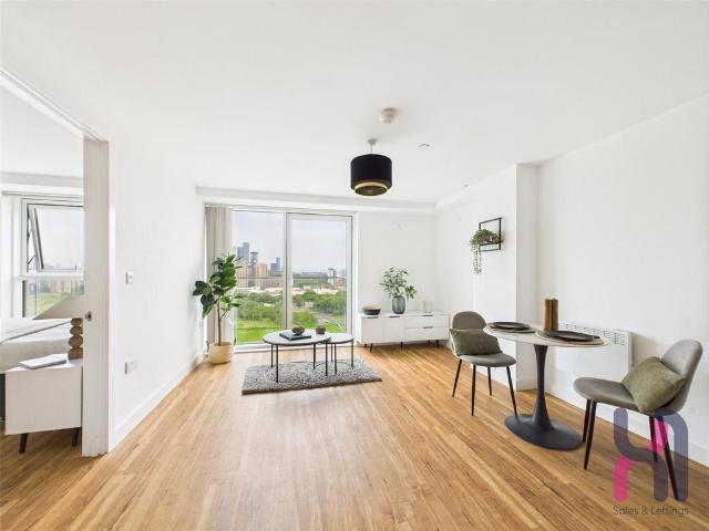 Flat for rent in Wharfside, Trafford Park