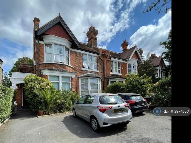Flat for rent in London Borough of Ealing, Greater London