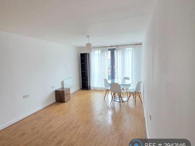 Flat for rent in Elmers End, Greater London