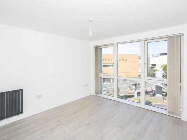 Apartment for rent in The Image, Pouchen End