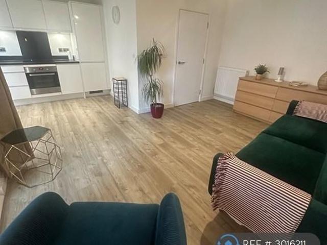Apartment for rent in London Borough of Hounslow, Feltham