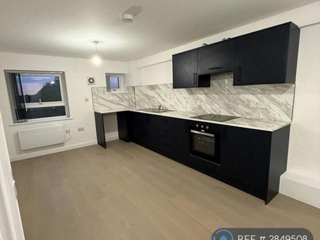 Flat for rent in Caldermill, East Midlands