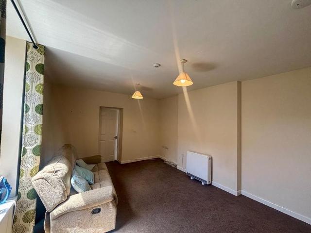 Apartment for rent in Cimla, Neath