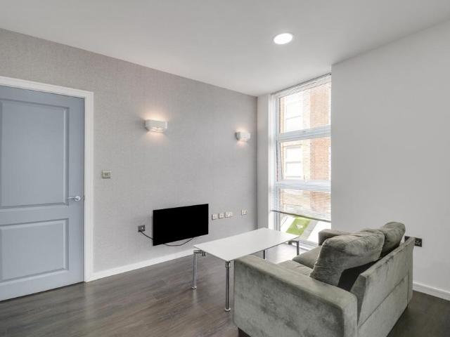 Apartment for rent in London Borough of Hounslow, Feltham