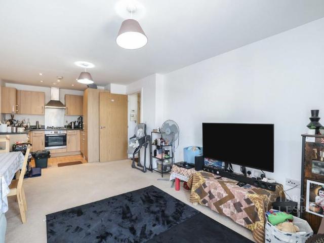 Apartment for rent in Yiewsley, Greater London