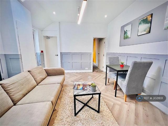 Apartment for rent in Plasnewydd, Falcon Lodge