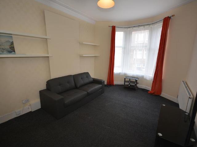 Flat for rent in Haghill, Scotland