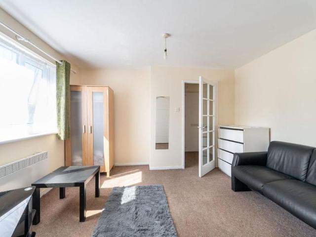 Apartment for rent in Preston, Greater London