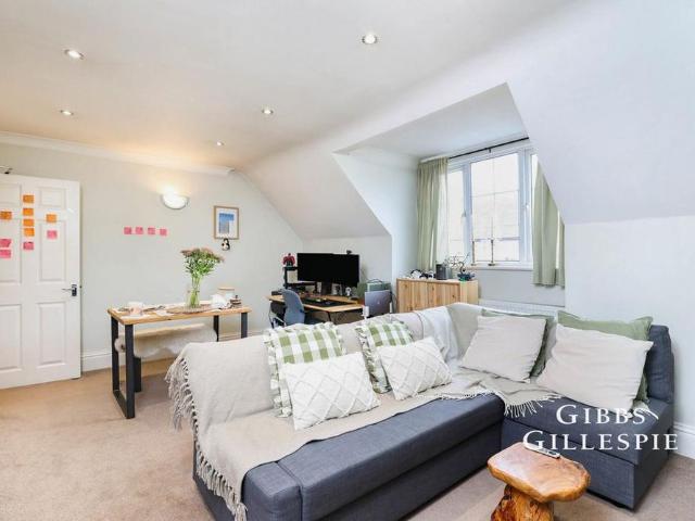 Apartment for rent in Denham, Gerrards Cross and Chalfonts Community Board, Gerrards Cross