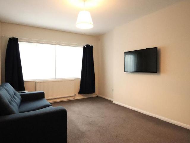 Apartment for rent in London Borough of Croydon, Shirley