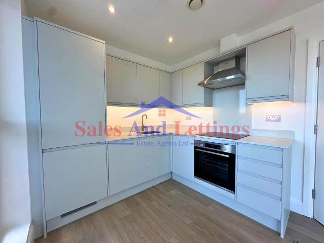Flat for rent in Slough