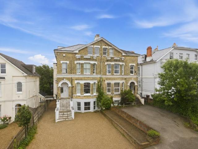 Flat for rent in St James, Sandown Park