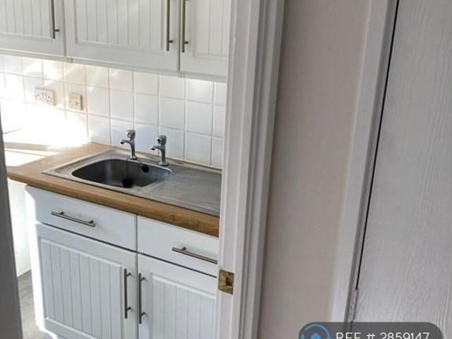 Apartment for rent in Staddiscombe, Mount Wise
