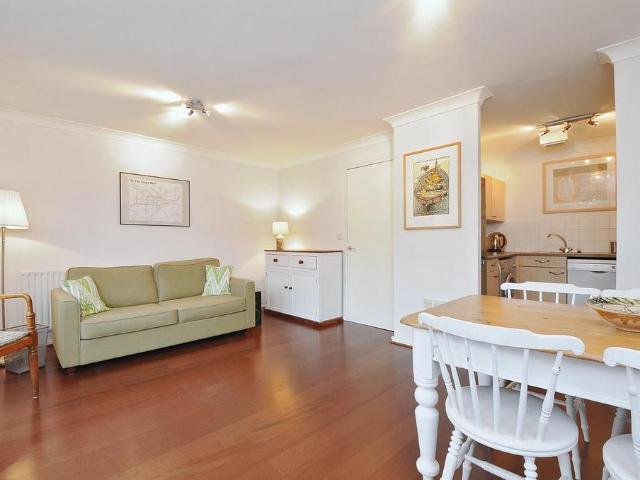 Flat for rent in Islington, Isle Of Man