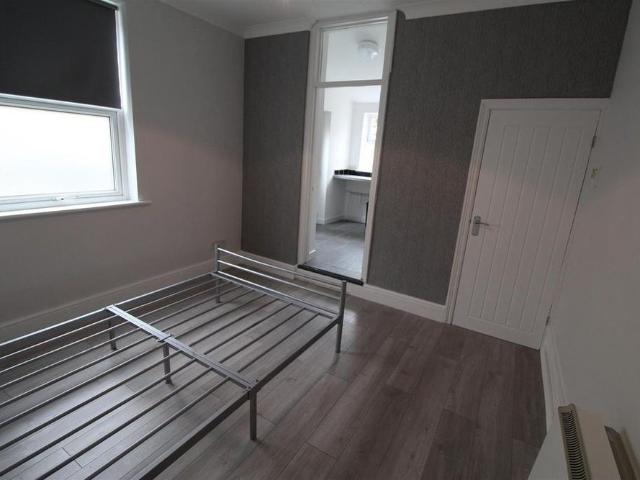 Apartment for rent in Penylan, Falcon Lodge