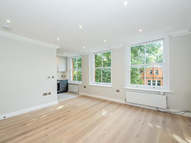 Flat for rent in South Kensington, Isle Of Man