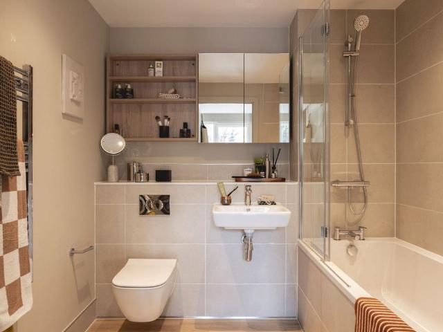 Flat for rent in Birch Green, Lower Halliford