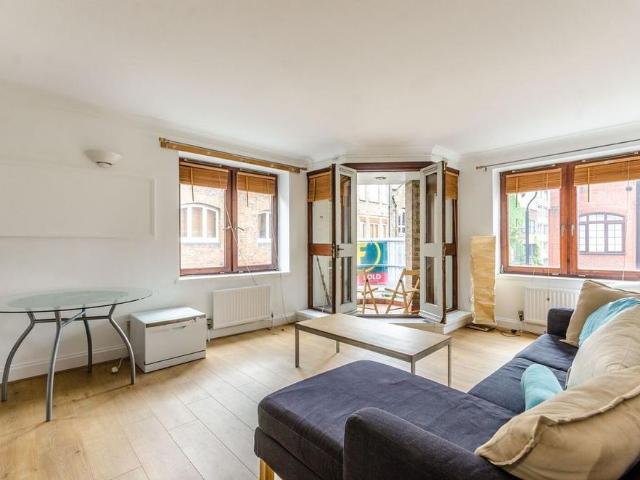Apartment for rent in Ratcliffe, Greater London