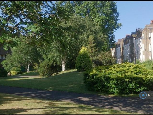 Flat for rent in Maida Hill, Greater London
