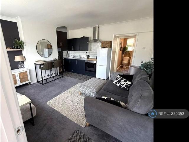 Apartment for rent in Falcon Lodge, Wales