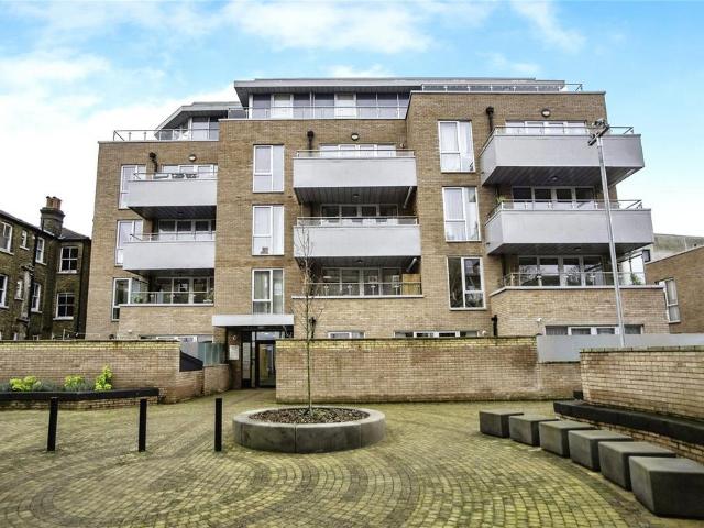 Flat for rent in London Borough of Lewisham, Forest Hill