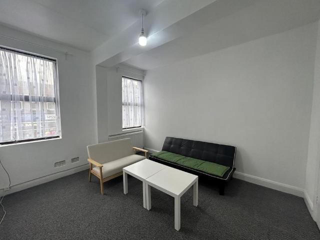 Apartment for rent in London Borough of Ealing, Greater London