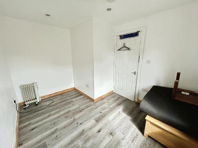 Apartment for rent in Cimla, Neath