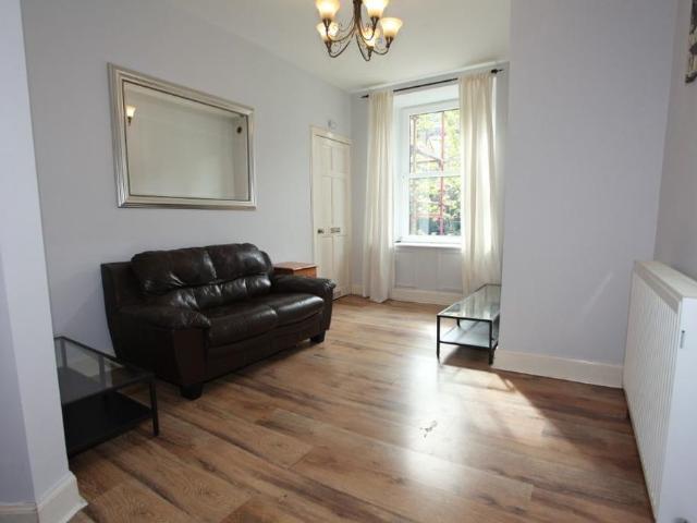 Apartment for rent in Merchiston, Scotland