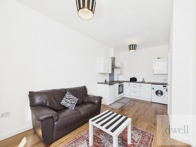 Apartment for rent in Moor End, Leeds