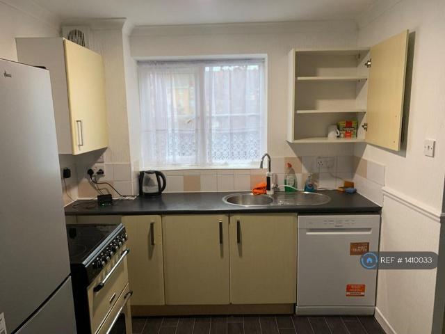 Flat for rent in Grays, Essex