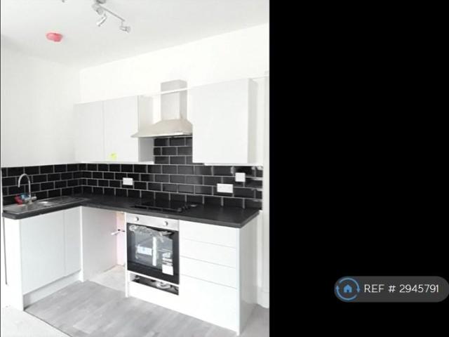 Flat for rent in Ingrow, West Yorkshire