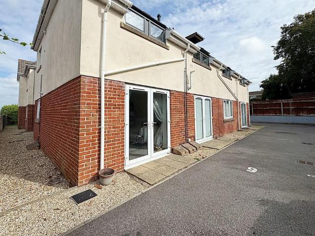 Flat for rent in Bear Cross