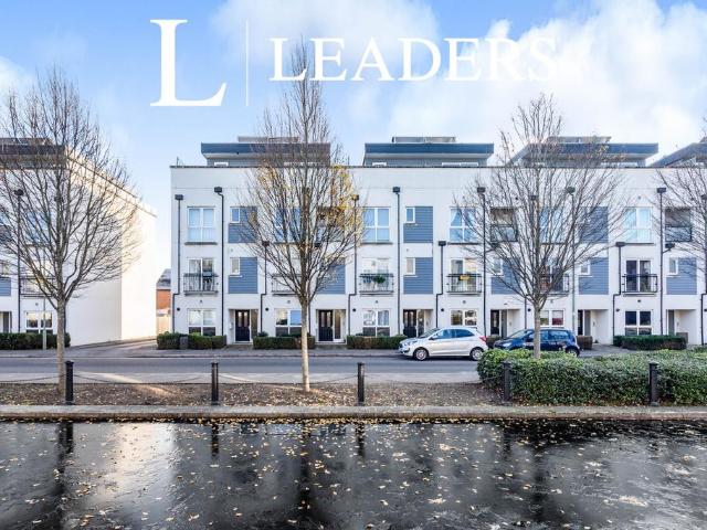 Flat for rent in Red Hill, Surrey