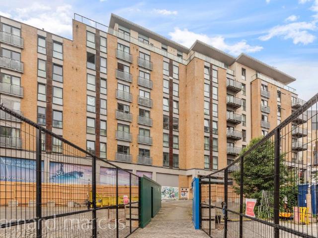 Flat for rent in London Borough of Croydon, Greater London