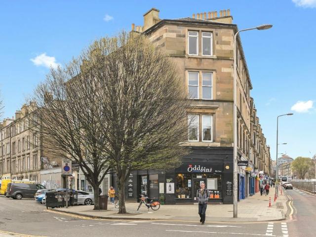 Flat for rent in Hillside, Leith
