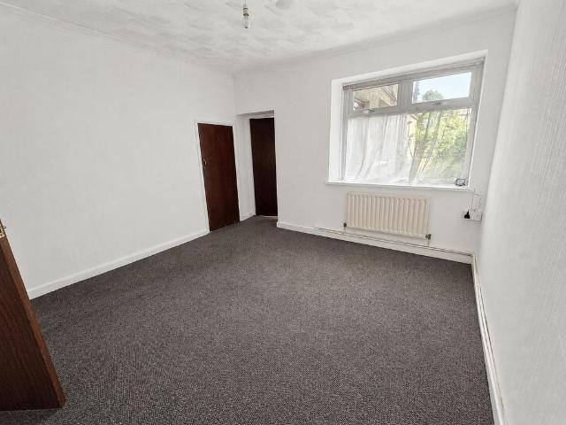 Flat for rent in Aberavon