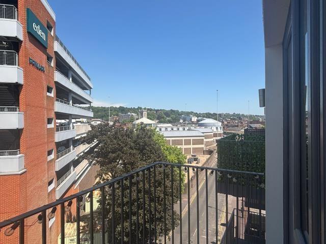 Apartment for rent in Daws Hill, Cressex