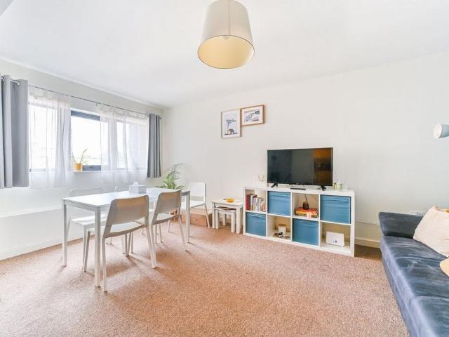 Apartment for rent in London Borough of Croydon, Norbury