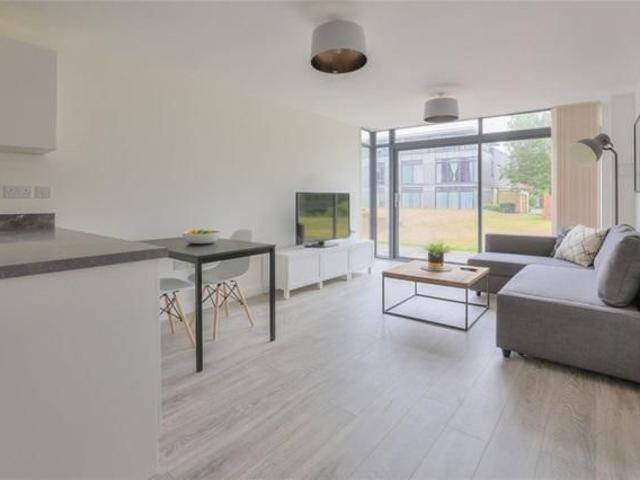 Apartment for rent in St Albans, Five Acres