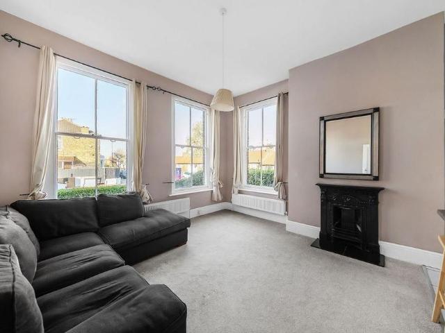 Apartment for rent in Earlsfield, Greater London