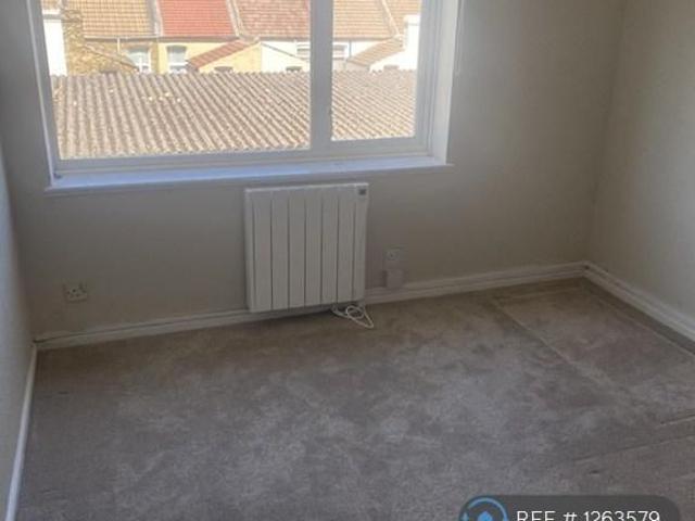 Apartment for rent in Brompton, Gillingham
