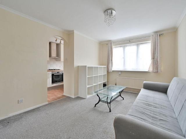 Apartment for rent in Kingswood, Watford