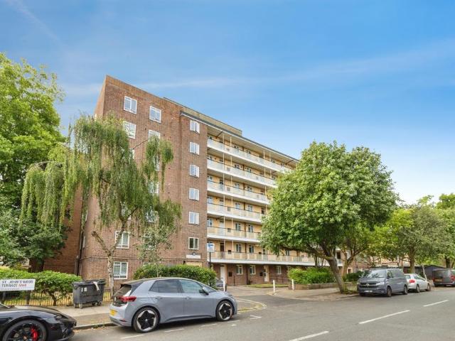 Flat for rent in St. John's Wood, Greater London