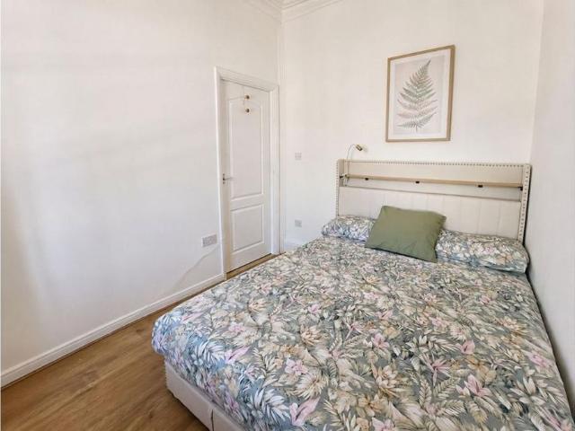 Apartment for rent in Ringlestone, Midway