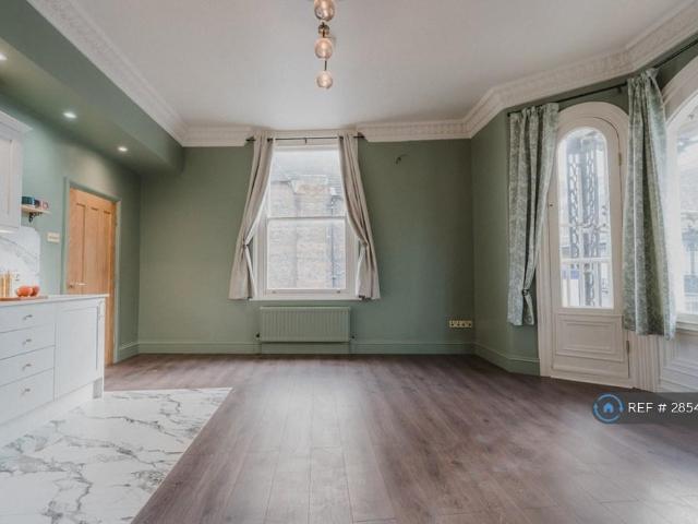 Flat for rent in East Cliff, Acol