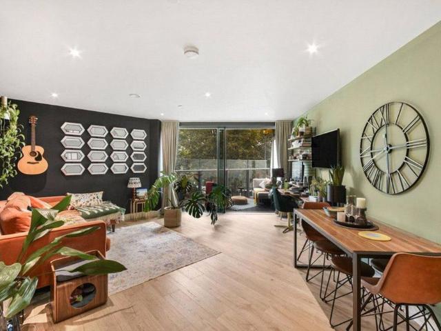 Apartment for rent in Kennington, Greater London