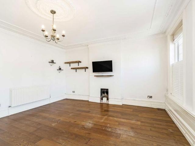 Apartment for rent in St Margarets, Greater London